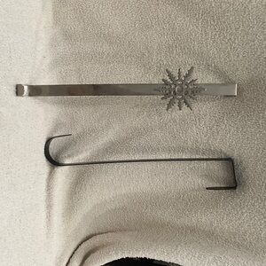 Silver Snowflake Metal Hook Set